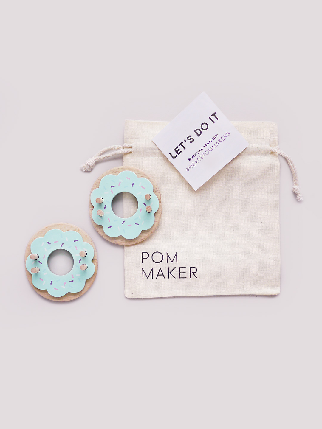 donut-pom-maker-blue-frost-contents